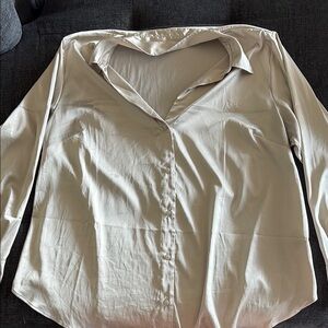 H&M Cream Notched Shiny Collar Button Down Shirt
